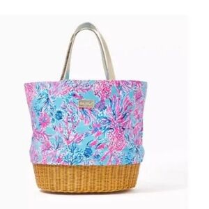 NWT Lilly Pulitzer Wicker Tote Bag.  Celestial Blue Sea Seek and Sea Canvas. New